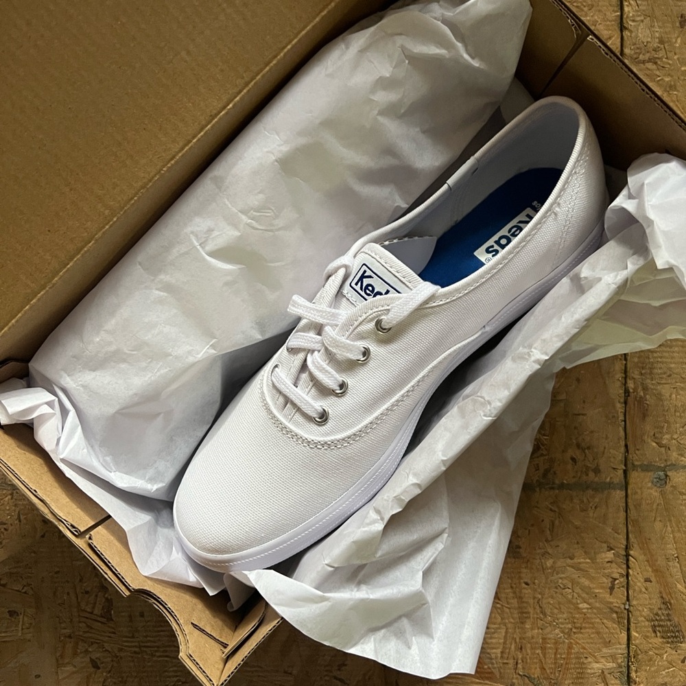 NWT & BOX Keds Women Classic Canvas Sneakers - Picture 3 of 11